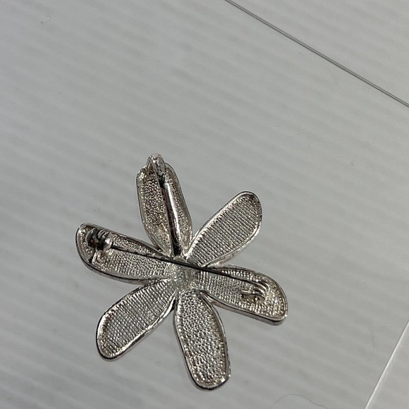 Flower Brooch Pin Pendant Silver Tone Enamel Peach 1.5" Across Daisy - Picture 2 of 6